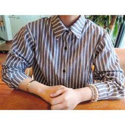 秋意濃時(shí)，風(fēng)格自現(xiàn) YY潮流女裝條紋襯衫深度解析